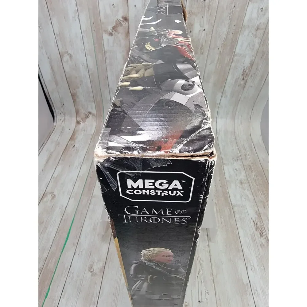 Mega Construx Game of Thrones Daenerys Targaryen & Drogon Set 16+ Box is Rough